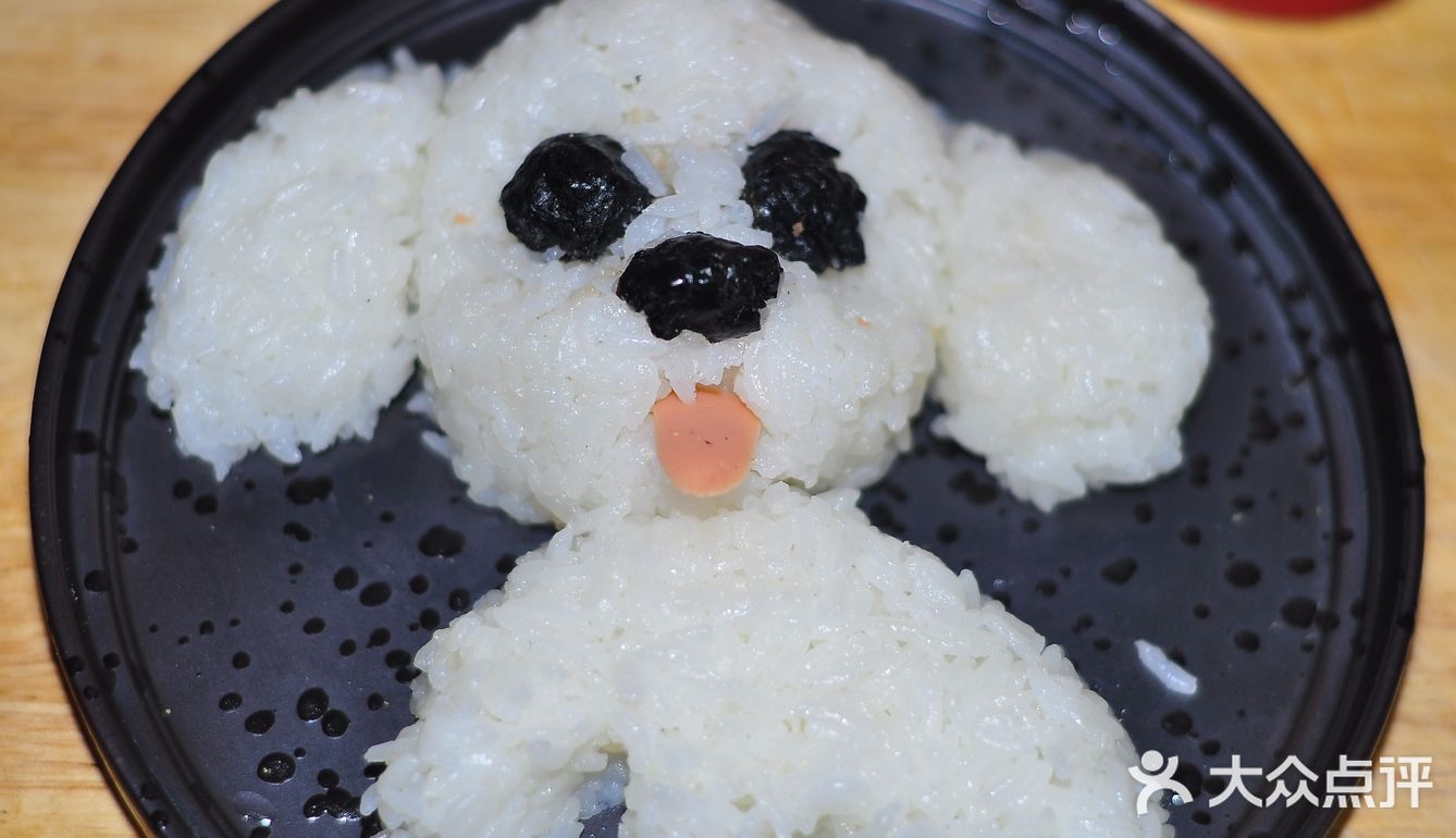 孩子会很喜欢的泰迪肉松饭团