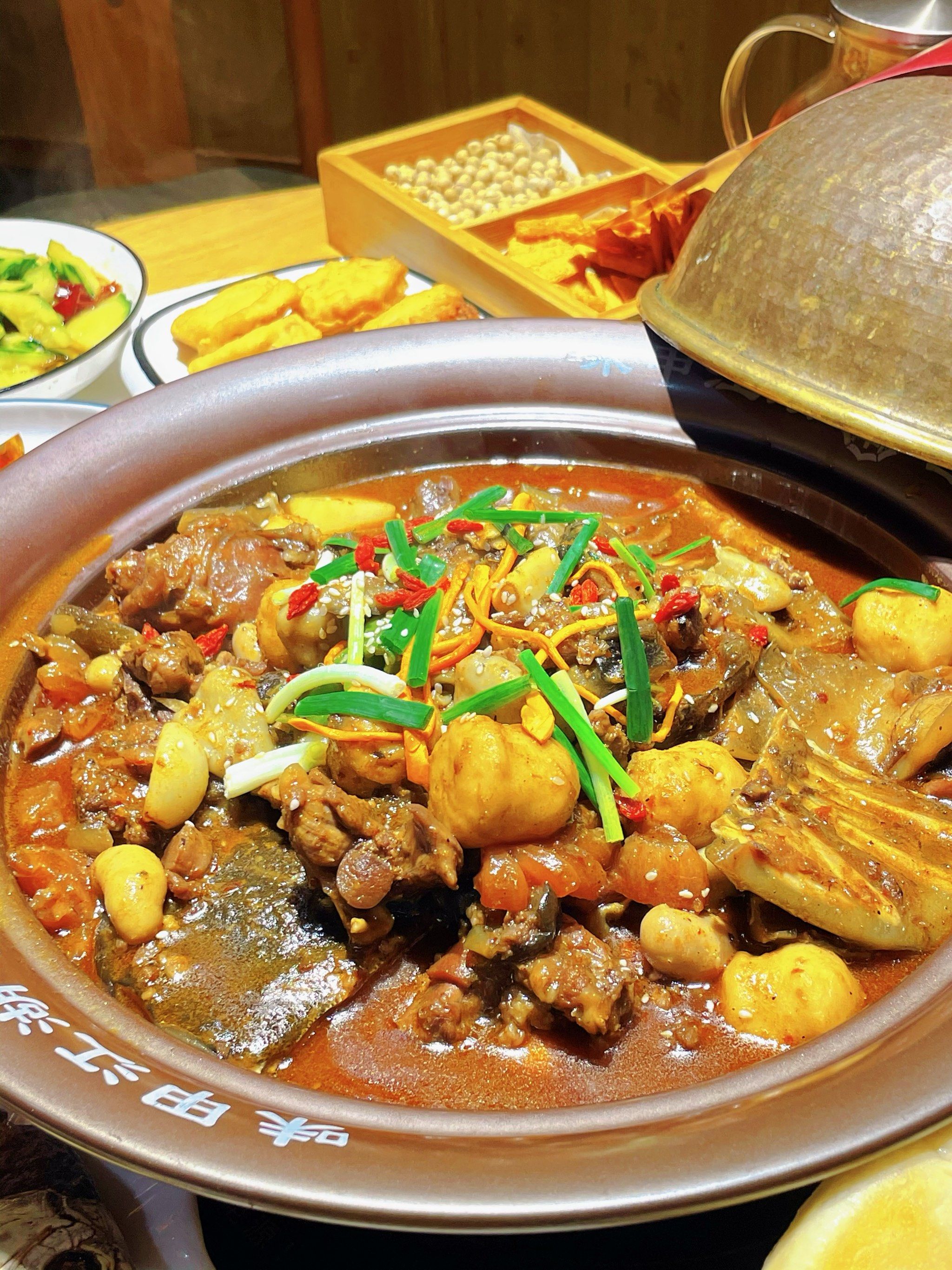 🥘 冬日滋补盛宴,尽在甲鱼锅中!