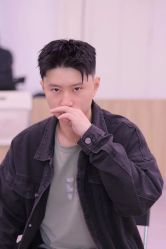 -一家只做男发烫染的店