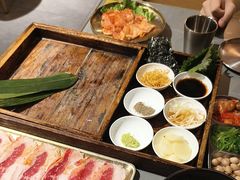 -围炉肉舍•炭烤活鳗•丹东海鲜烤肉(步行街店)