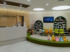 -瑞尔齿科(南京东路名人诊所)