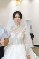 -红馆妆造(中央大街店)