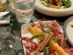 -普朗姆生蚝牛排馆 The Plump Oyster(成都摩方购物中心店)