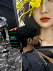 -藤野造型•烫染专业店