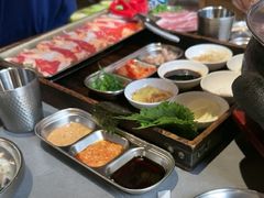 -围炉肉舍•炭烤活鳗•丹东海鲜烤肉(步行街店)