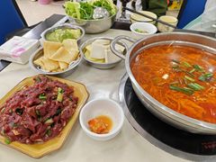 -黄利砖万峰林布依特色酸笋牛肉馆