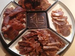 -八府香鸭·啫啫煲(华山路店)