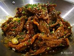 -张大师鸭爪爪特色干锅(南湖店)