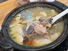 姬松茸炖鸡-妈妈的味道·腾冲特色菜(和顺古镇店)