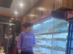 -哈尔滨小酒馆·鲜肉现穿自助烧烤(康新花园店)