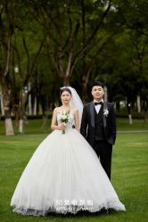 -纪梵希旅拍婚纱摄影(大连总店)
