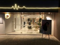 -苏豪路易士·嘉玛发廊