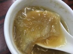 海参花胶砂锅鱼翅-添發碗仔翅美食