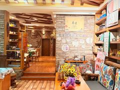 -月亮眼花园餐厅书吧酒吧