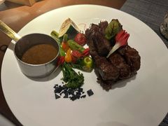 -卡普里披萨·牛扒·下午茶