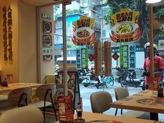 -华记煲仔华·煲仔饭(市桥易发店)