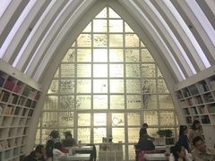 -钟书阁(松江泰晤士小镇店)