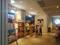 门面-肯德基(宁波万达店)