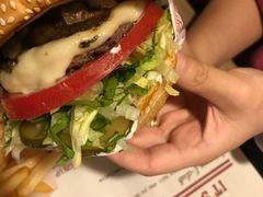 -The Habit Burger Grill 哈比特汉堡(复兴soho店)