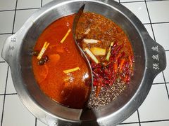 -强盅盅重庆市井火锅店(中央大街店)