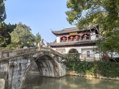 -汇龙潭