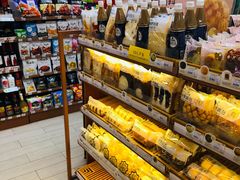 面包甜点陈列柜-全家便利店(武定店)