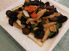 -御满江海鲜酒家(洛溪新城店)