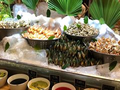 自助调料区-松山湖凯悦酒店·Café自助餐厅·周末火舞秀表演