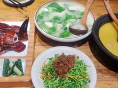 -老滇山寨•云南特色菜•地方菜•民族风情歌舞表演(金碧店)