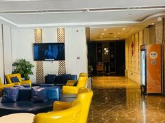 -潮漫酒店(北京通州环球度假区临河里地铁站店)