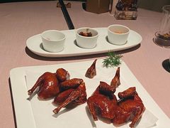 脆皮乳鸽-新荣记(南京西路店)