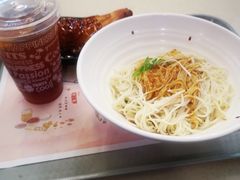 -东方既白(上海浦东国际机场)