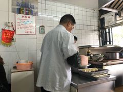 -黄阿姨锅贴大王(万航渡路店)