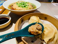 蟹粉小笼-松鹤楼面馆(港汇店)