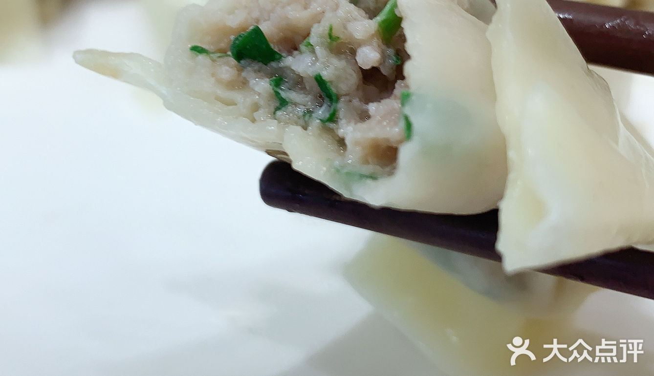 苏轼是一个会吃爱吃，又会烹饪的全能吃货，尤其喜爱吃鱼