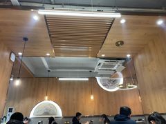 大堂-围炉肉舍•炭烤活鳗•丹东海鲜烤肉(步行街店)