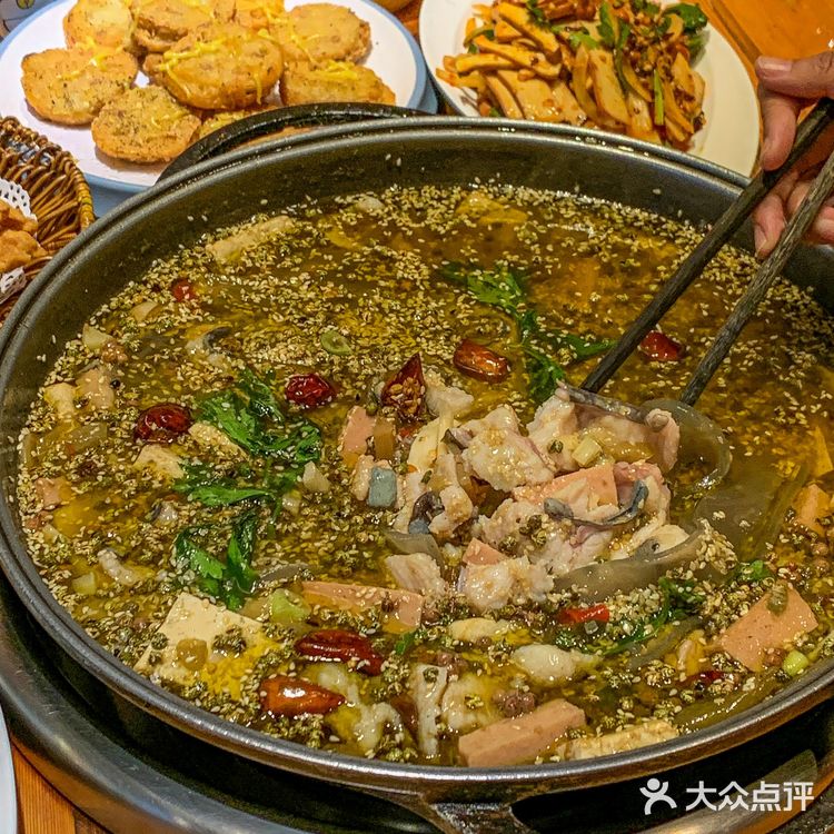 在哈尔滨！越吃越上头的藤椒鱼火锅🤤太香了
