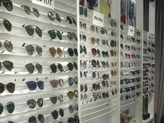 -目艮眼镜SHOWROOM(品牌集合店)