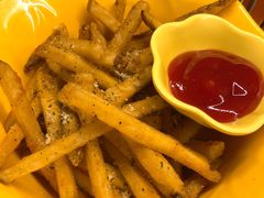 -BHC炸鸡(明洞总店)