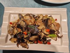 -乡村馕坑肉·烧烤·新疆菜·本地人更爱吃(阿勒泰首店)