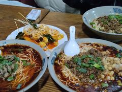 -丁丁猫重庆小面(徐州路店)