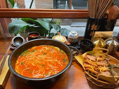 -银米·云南传统过桥米线(双廊黑金冠店)