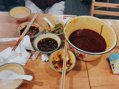 -拈签一笑黄牛肉辣卤串串