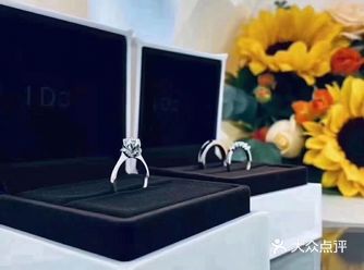 这是什么神仙颜值，钢琴烤漆的外包装，充满了少女感