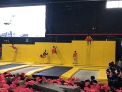 -嘿哟动霸CHUA·新潮玩运动娱乐中心·蹦床滑冰团建乐园
