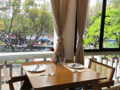 -Mark&Mars Restaurant
