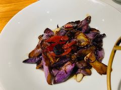 牛肝菌黑蒜烧茄子-一坐一忘云南菜(嘉里中心店)