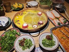 -洱火云南酸菜牛肉火锅(石景山当代商城店)