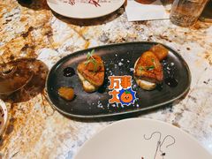 香煎鹅肝配焦糖苹果-BROWNSTONE布朗石西班牙餐厅(富城店)