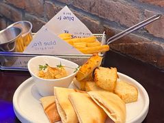 混合面包佐鹰嘴豆泥-blue frog蓝蛙(长泰广场店)